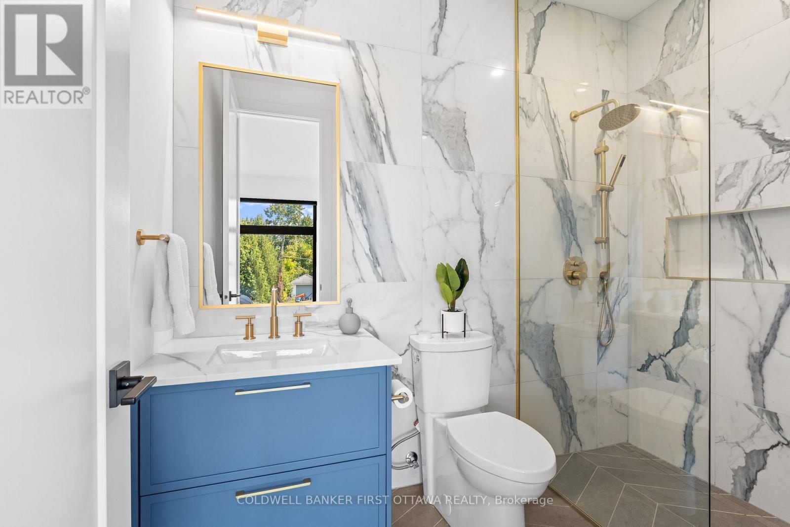 1124 Normandy Crescent