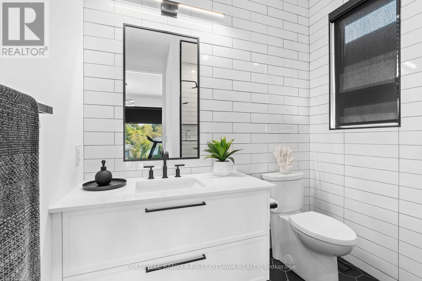 1124 Normandy Crescent