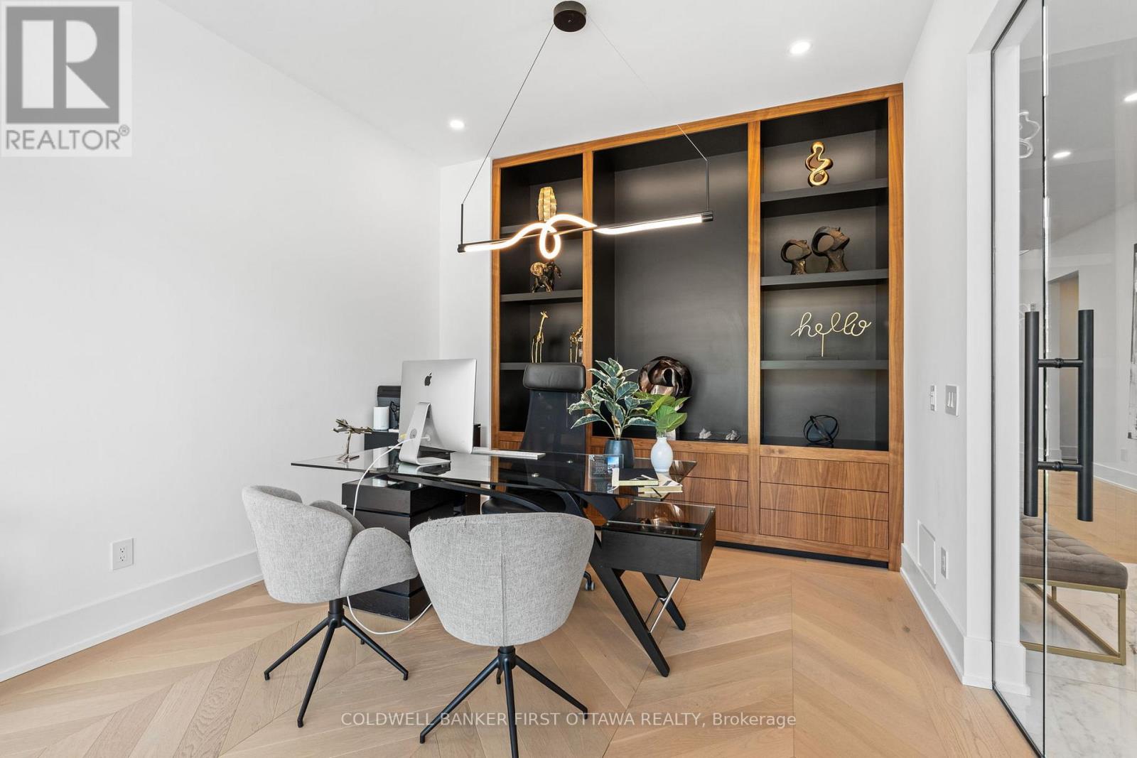 1124 Normandy Crescent