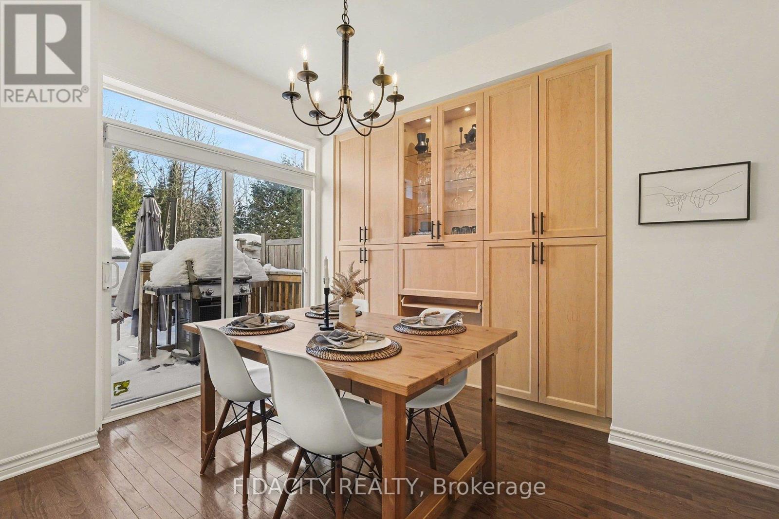 291 Horseshoe Crescent