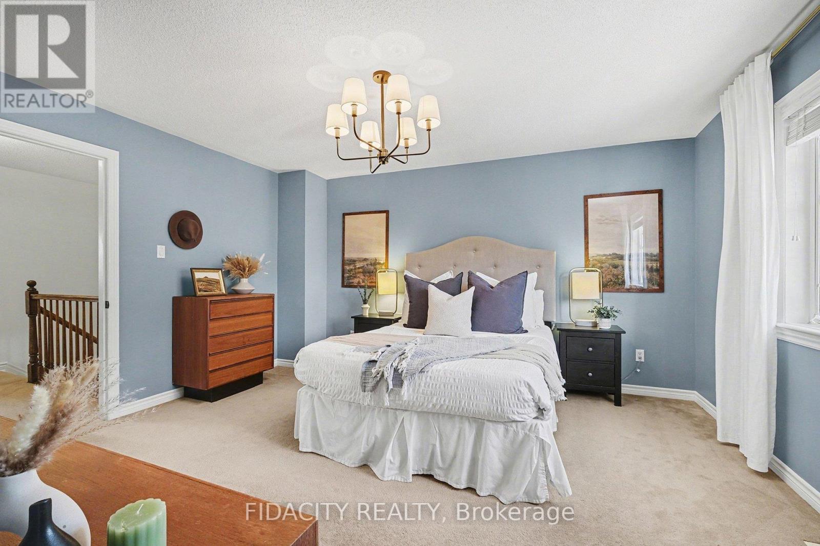 291 Horseshoe Crescent