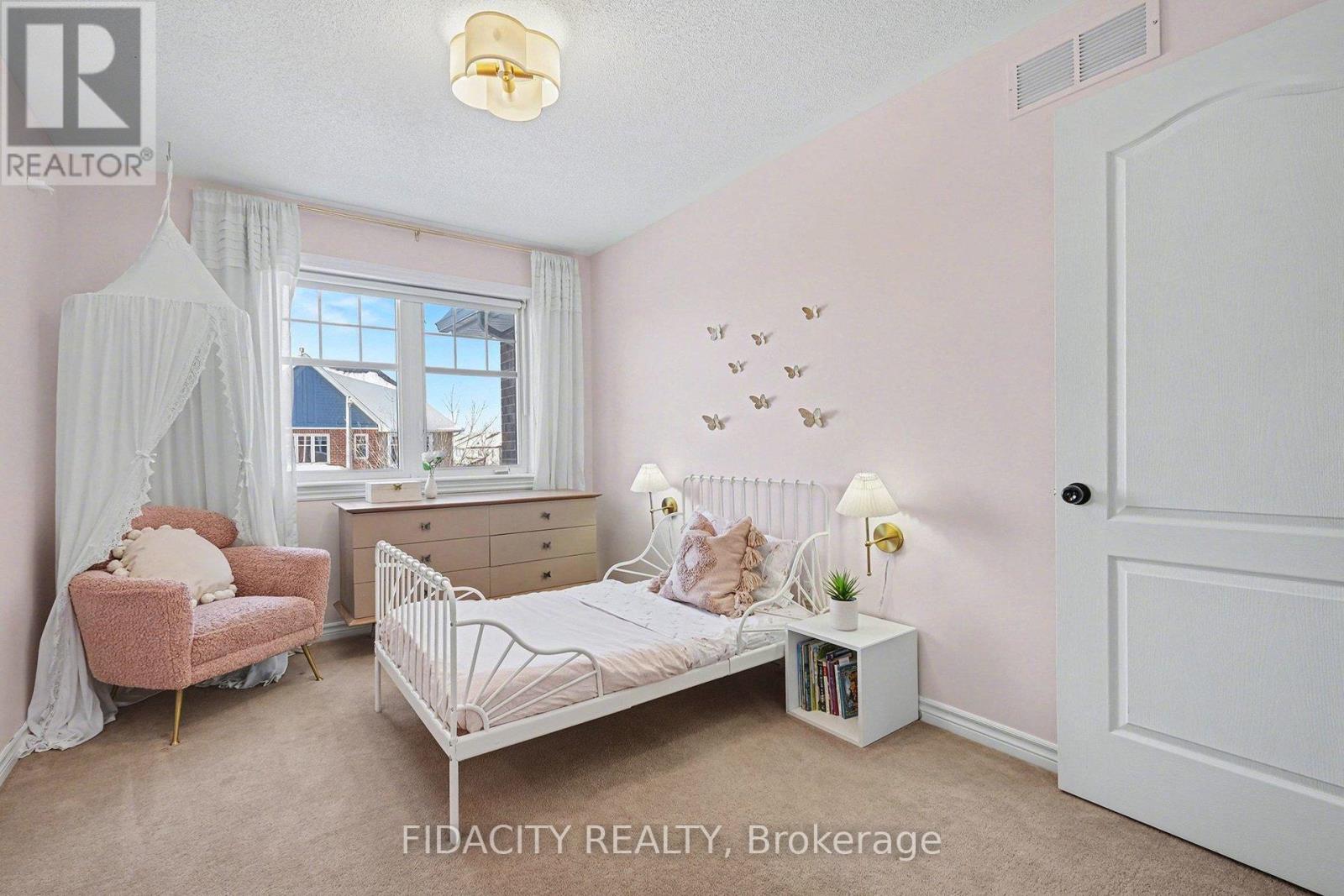 291 Horseshoe Crescent