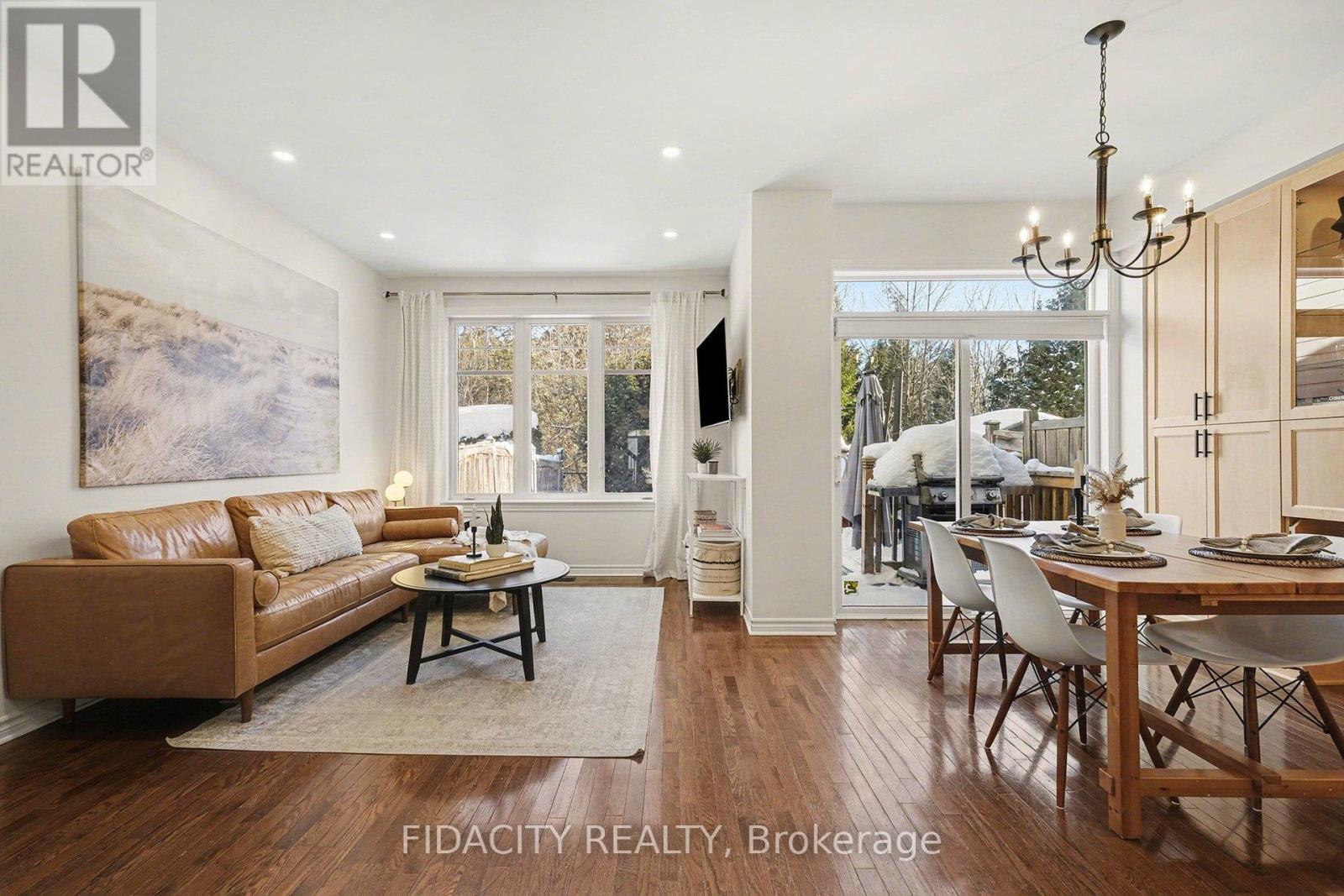 291 Horseshoe Crescent