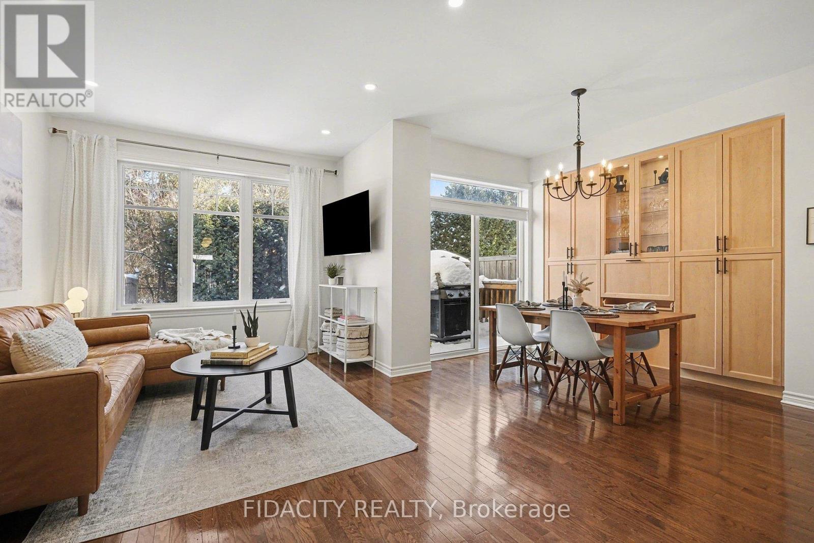 291 Horseshoe Crescent