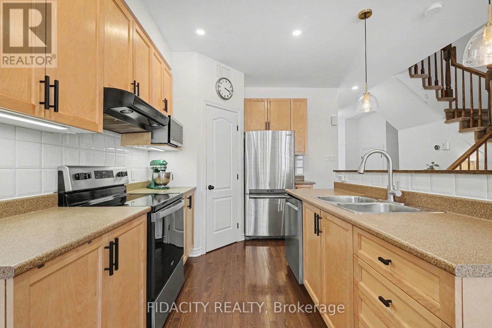 291 Horseshoe Crescent