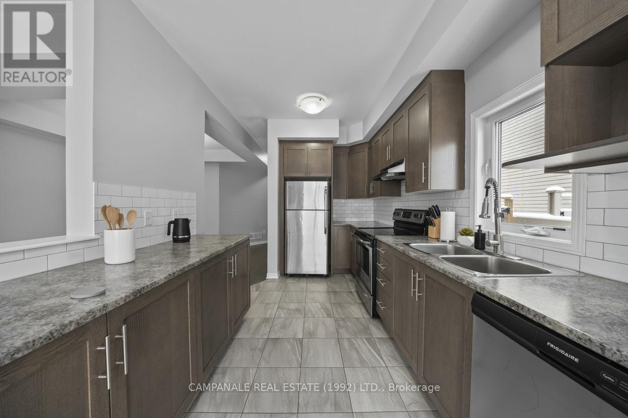 300 Via San Marino Street W