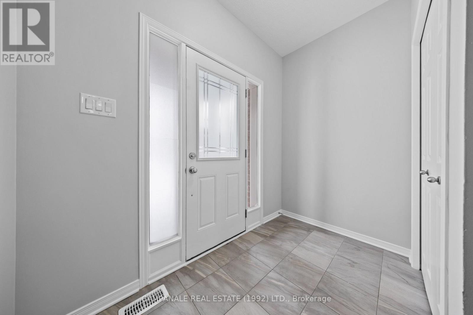 300 Via San Marino Street W