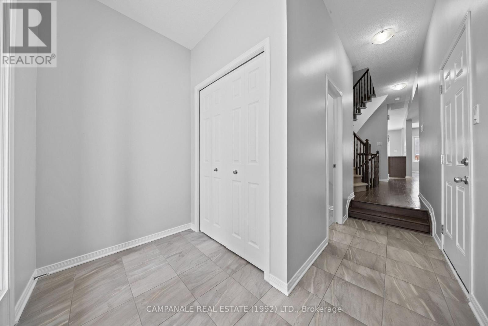 300 Via San Marino Street W