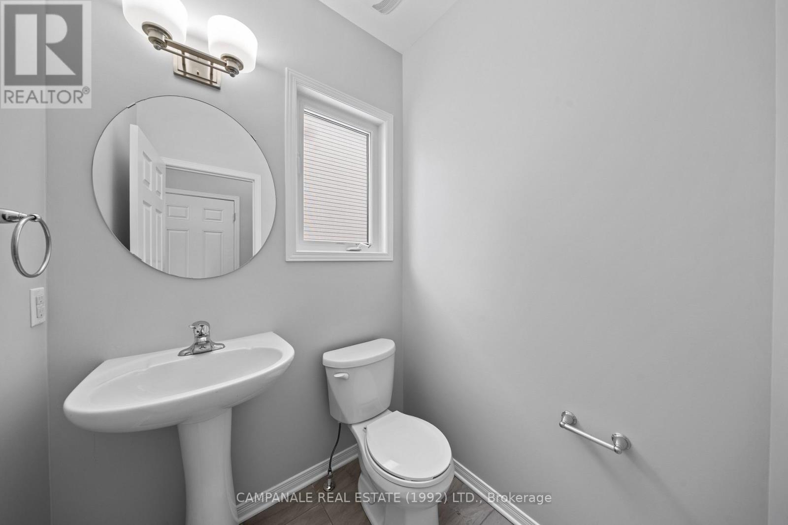 300 Via San Marino Street W