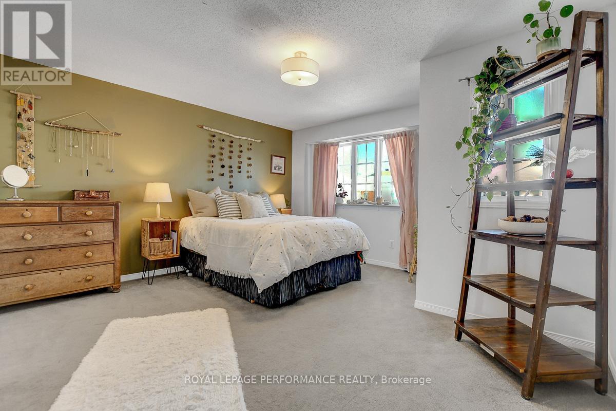 95 Manhattan Crescent