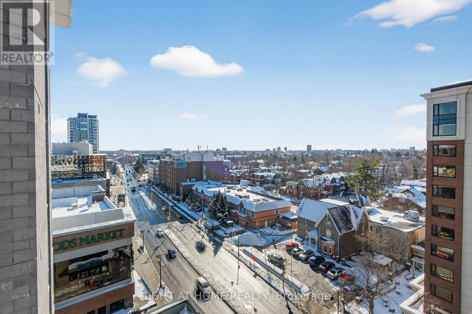 806 - 118 Holmwood Avenue