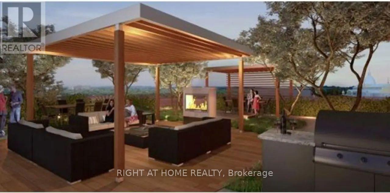 806 - 118 Holmwood Avenue