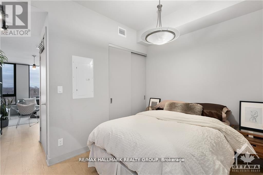 707 - 203 Catherine Street