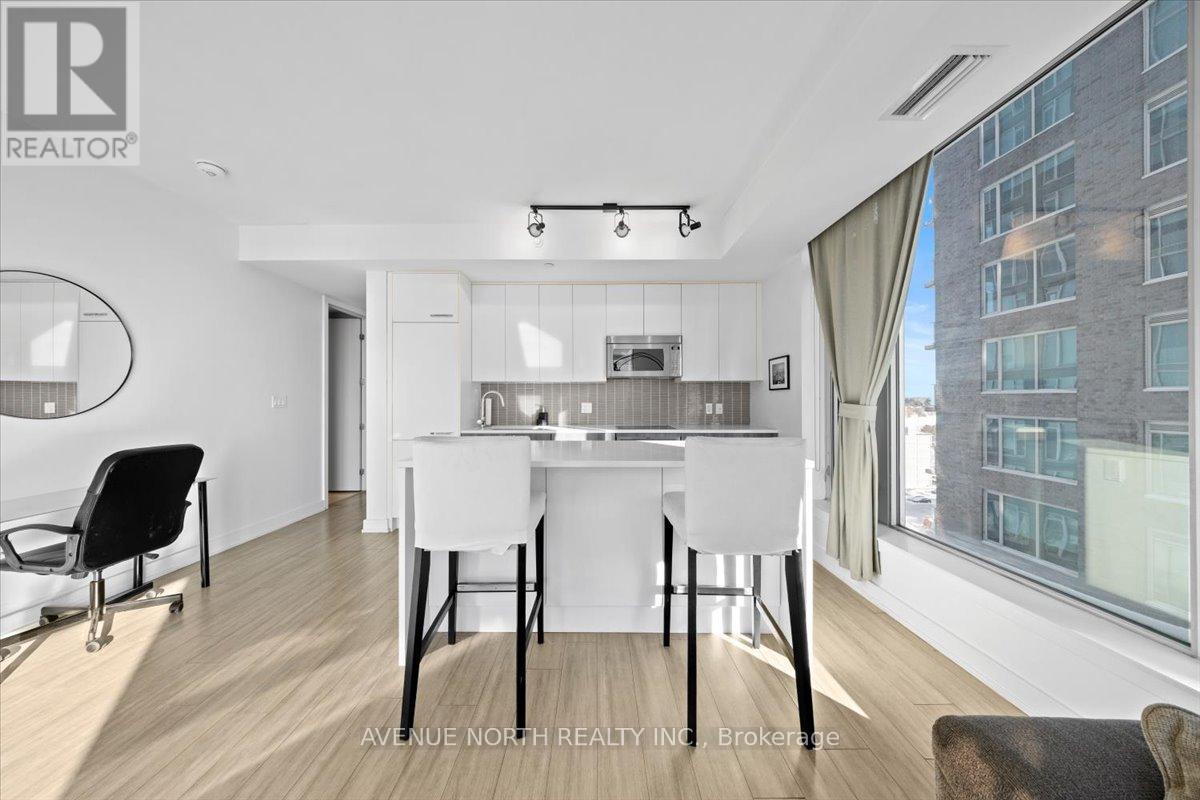 901 - 111 Champagne Avenue S