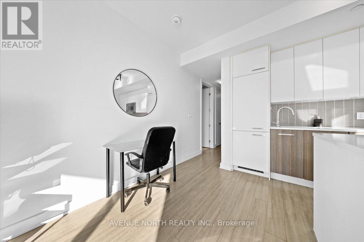 901 - 111 Champagne Avenue S