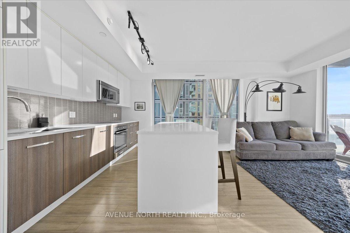 901 - 111 Champagne Avenue S