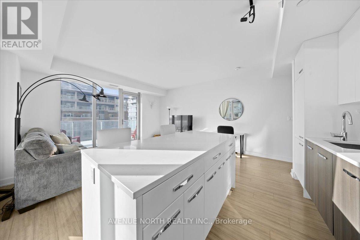 901 - 111 Champagne Avenue S