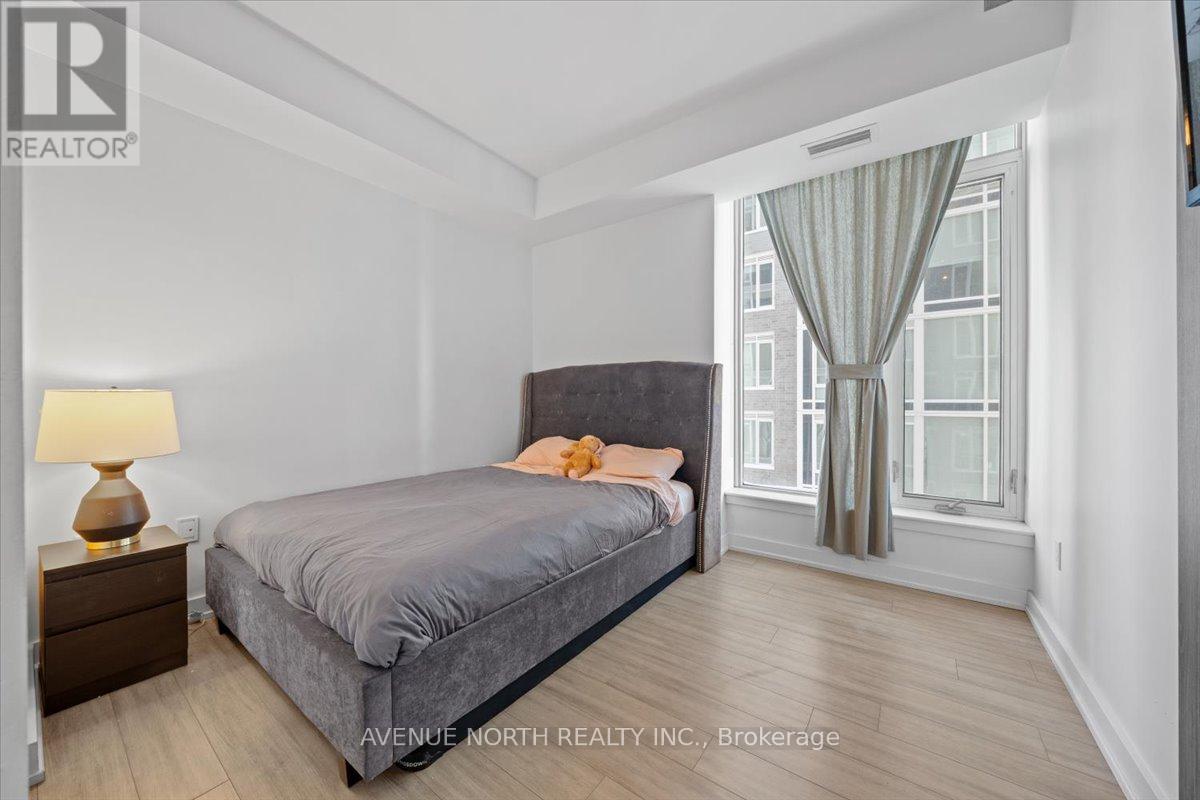 901 - 111 Champagne Avenue S