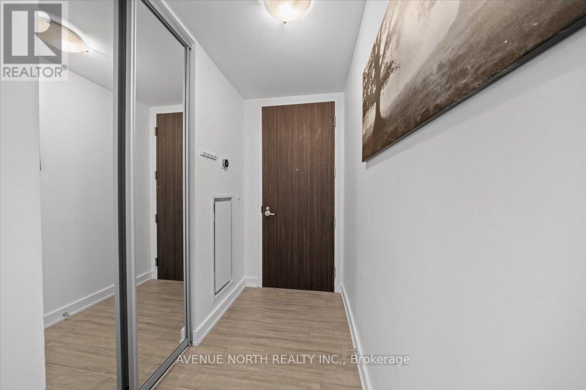 901 - 111 Champagne Avenue S