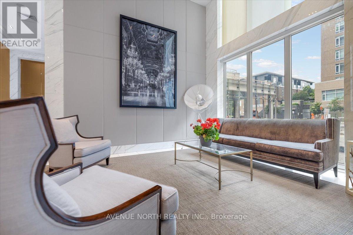 901 - 111 Champagne Avenue S