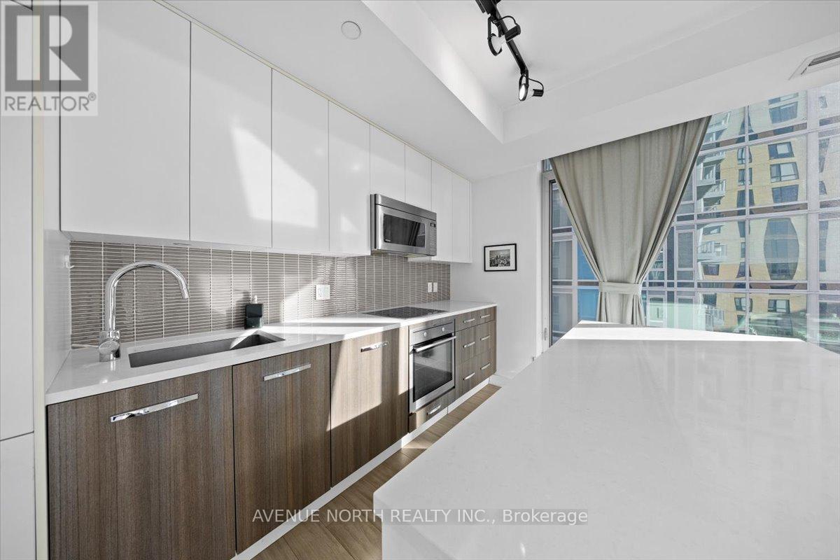 901 - 111 Champagne Avenue S