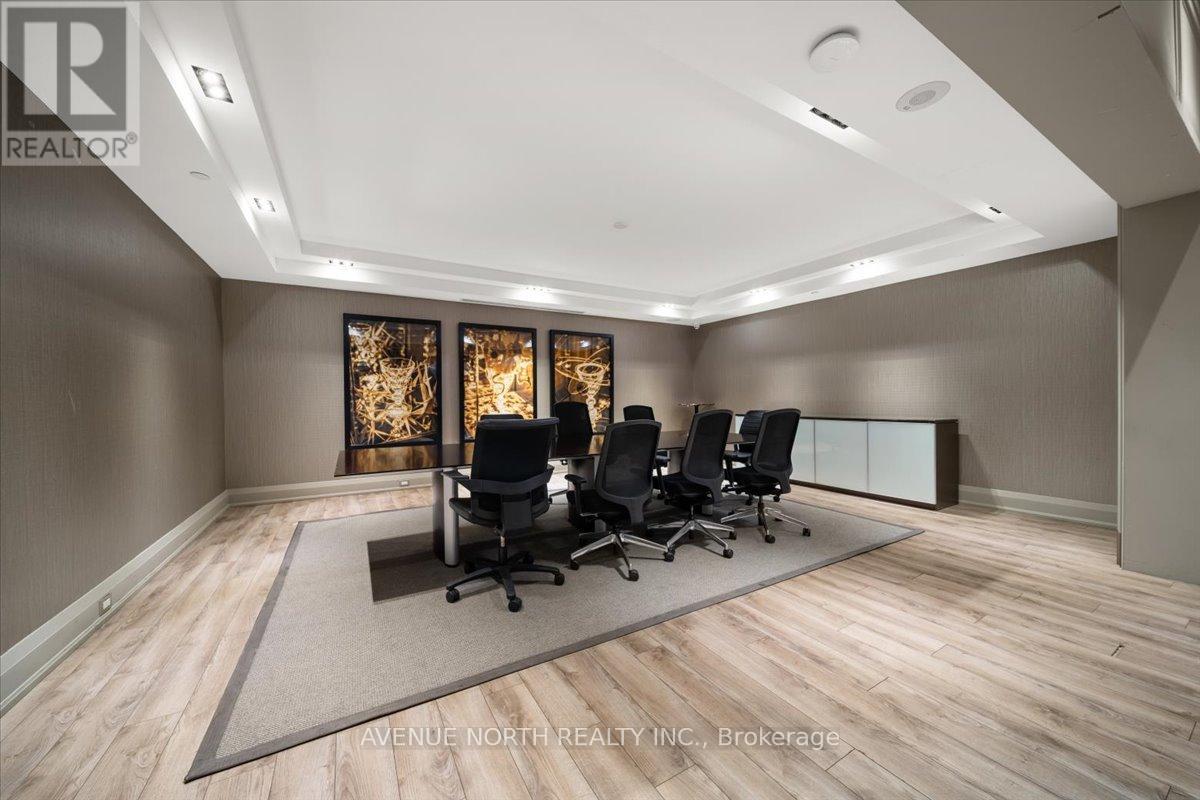 901 - 111 Champagne Avenue S