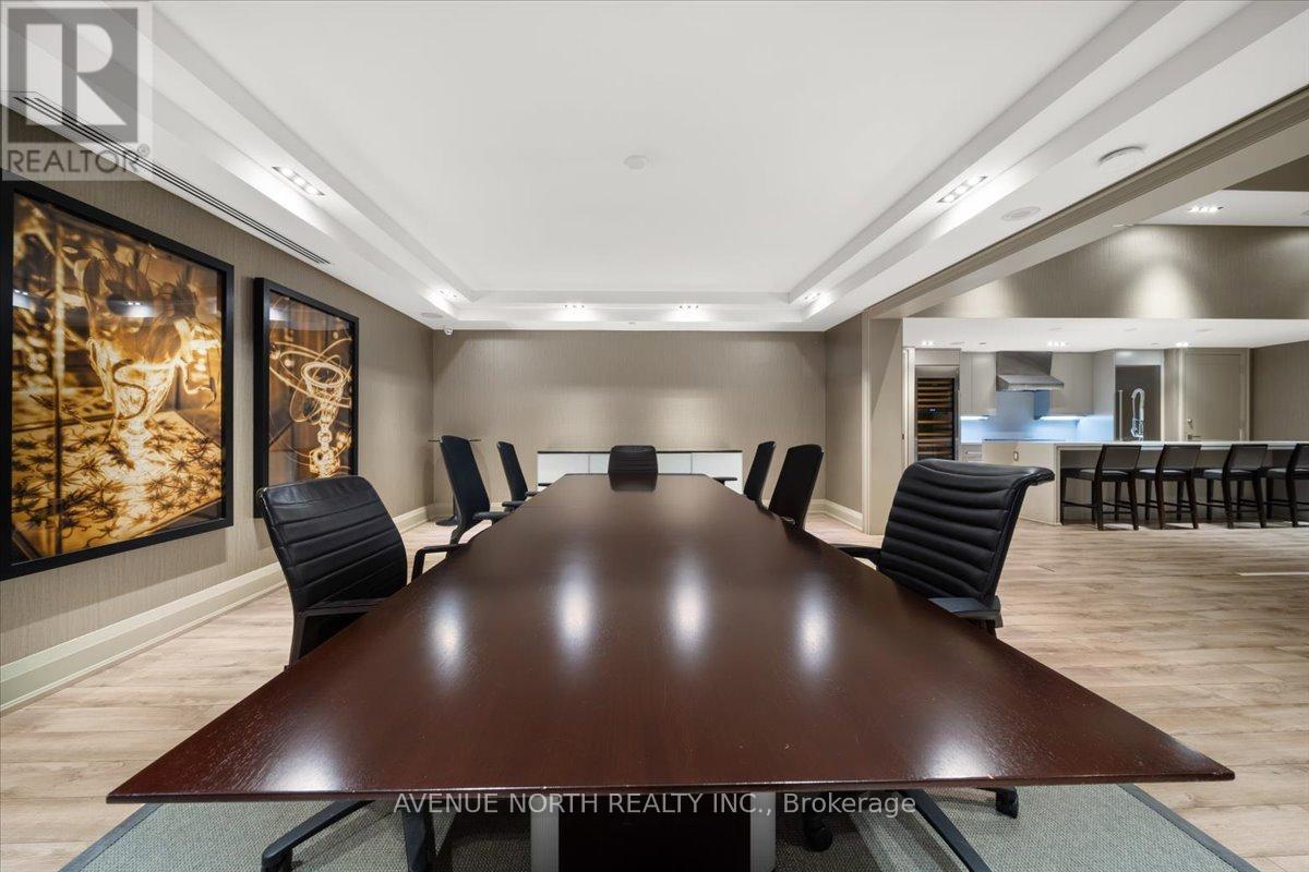 901 - 111 Champagne Avenue S