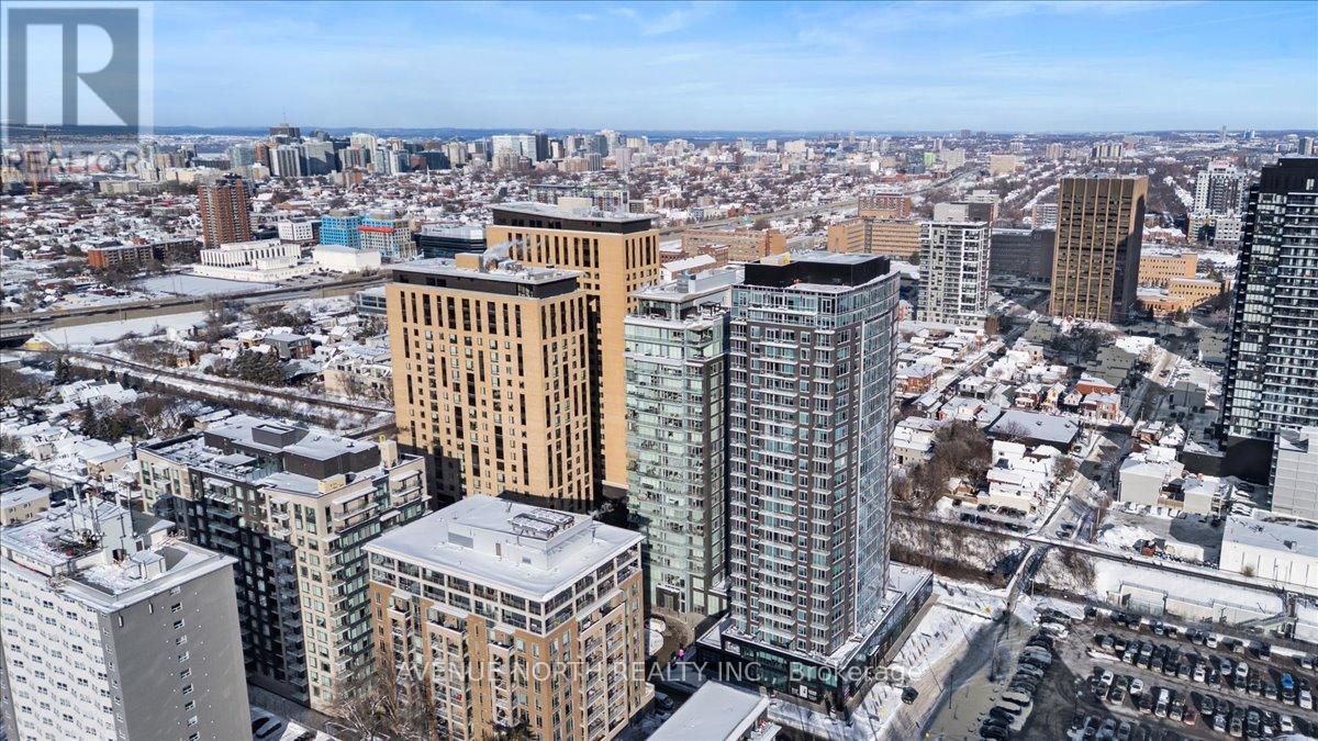 901 - 111 Champagne Avenue S