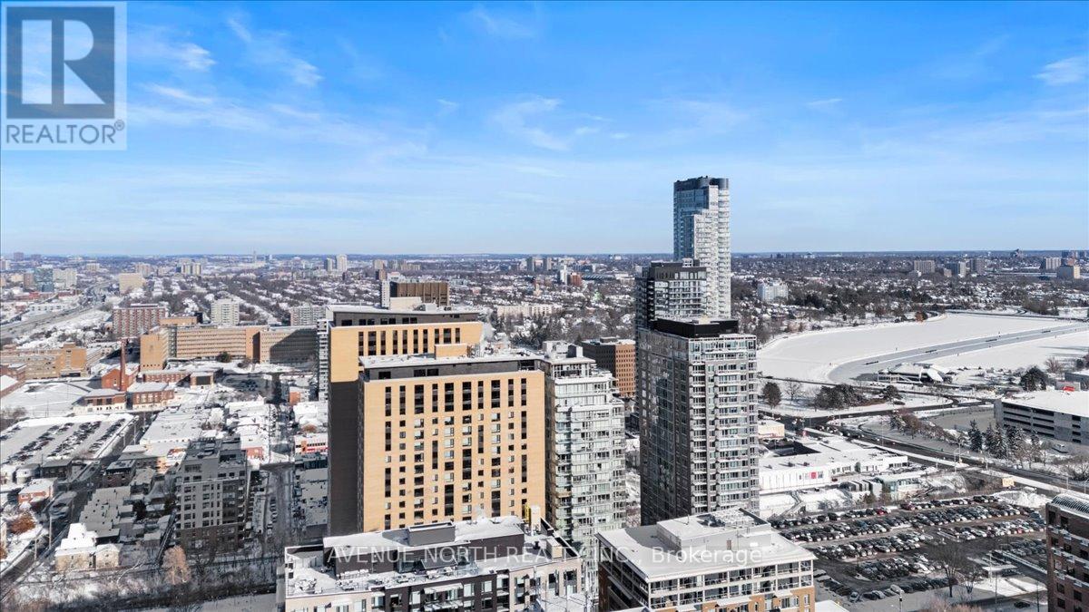 901 - 111 Champagne Avenue S