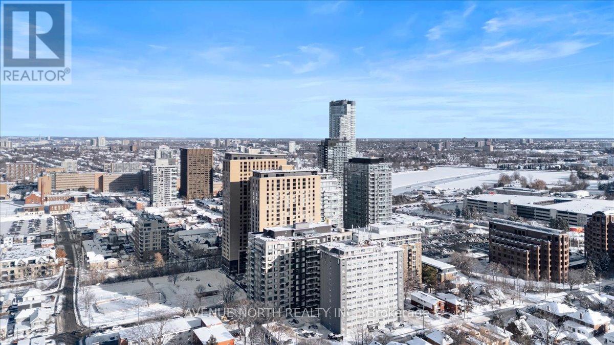 901 - 111 Champagne Avenue S