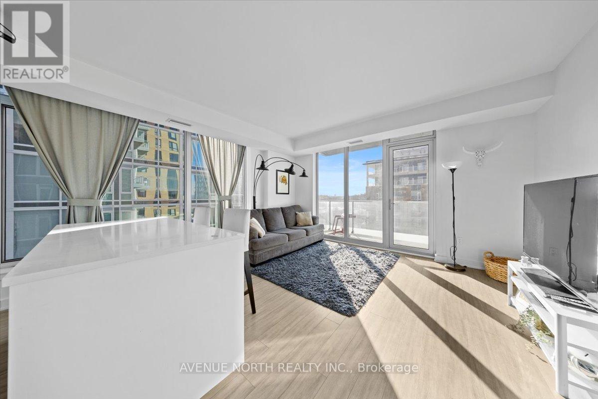 901 - 111 Champagne Avenue S