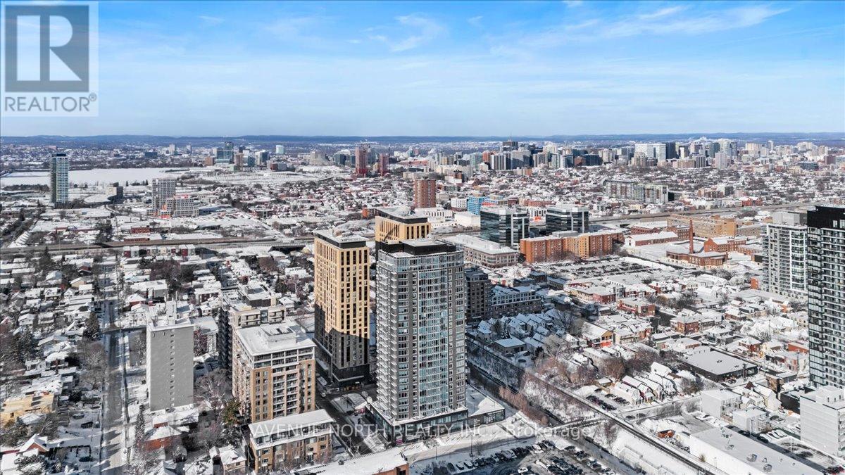 901 - 111 Champagne Avenue S