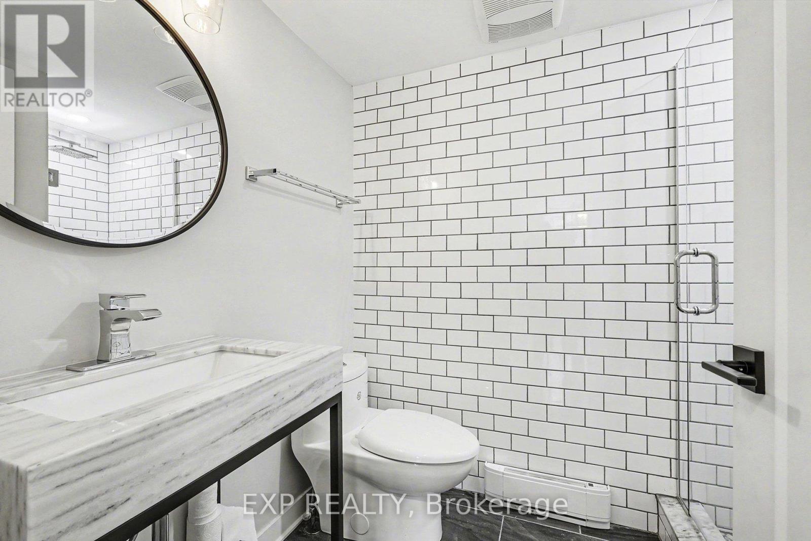 801 - 154 Nelson Street