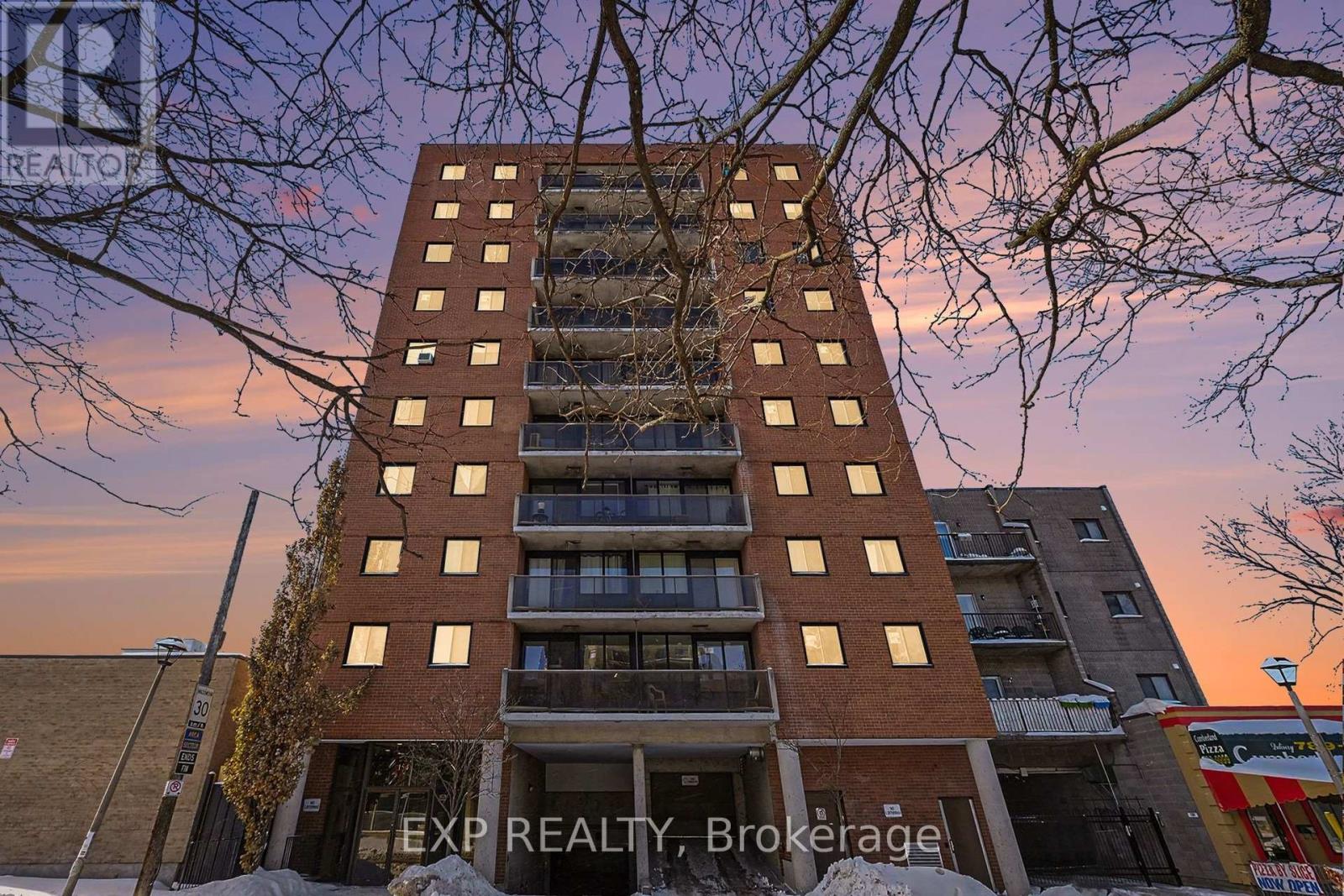 801 - 154 Nelson Street