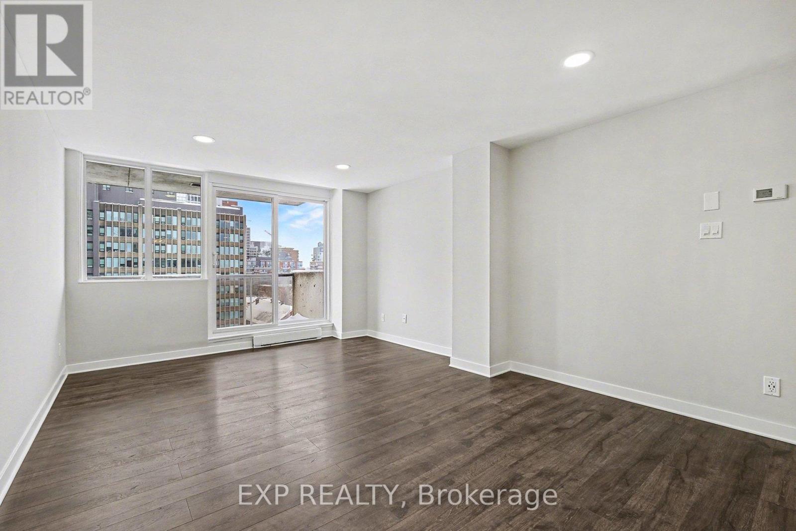 801 - 154 Nelson Street