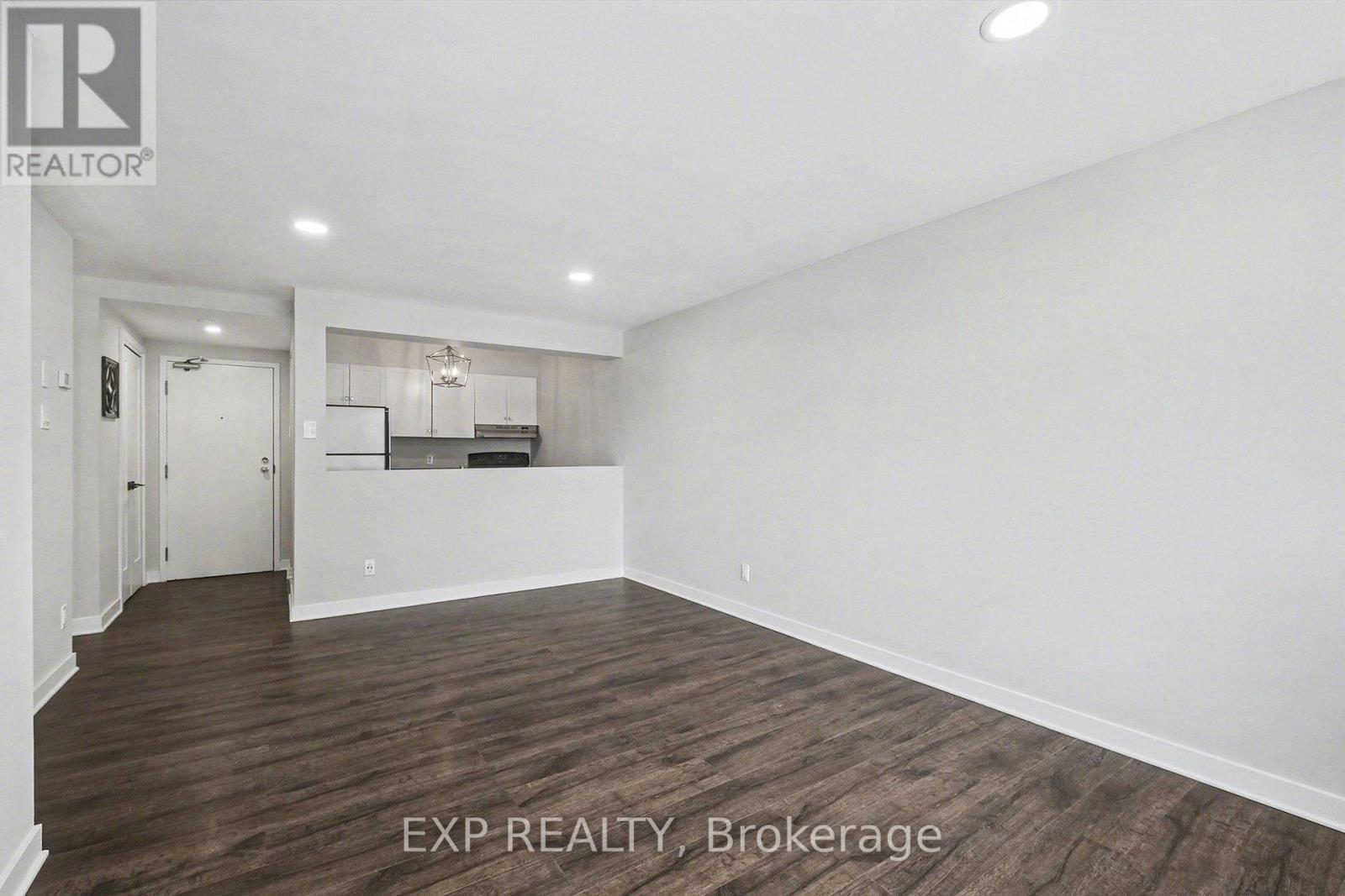 801 - 154 Nelson Street