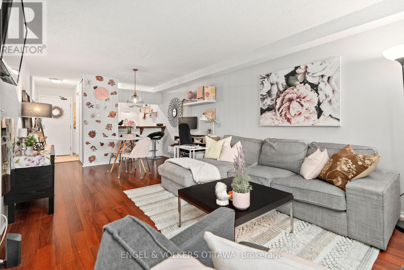 201 - 6376 Bilberry Drive