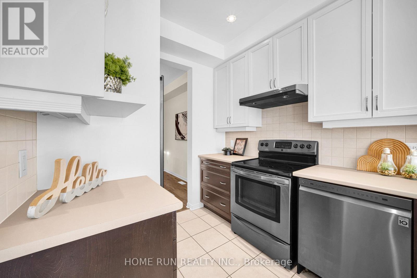 636 Pamplona Private