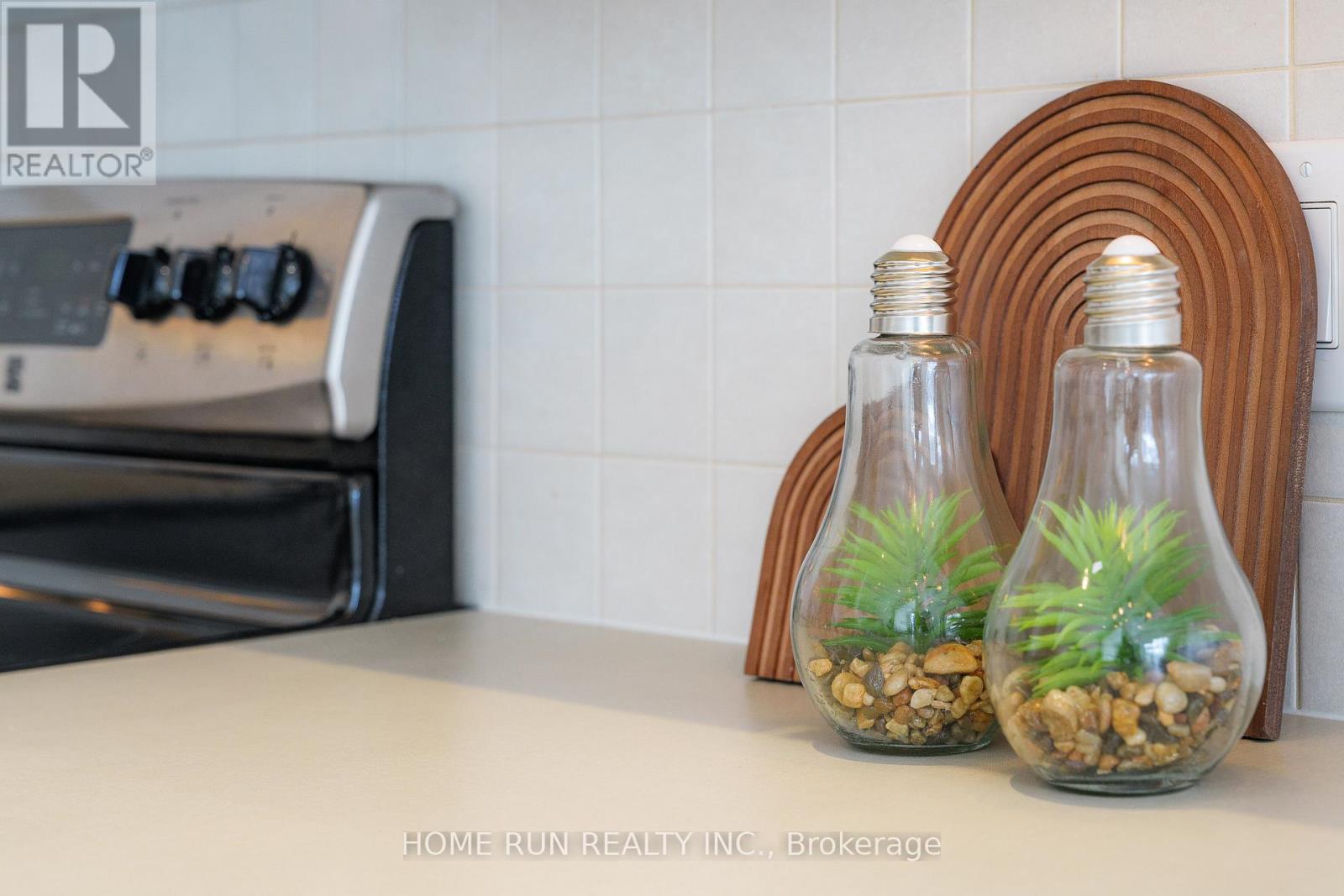 636 Pamplona Private