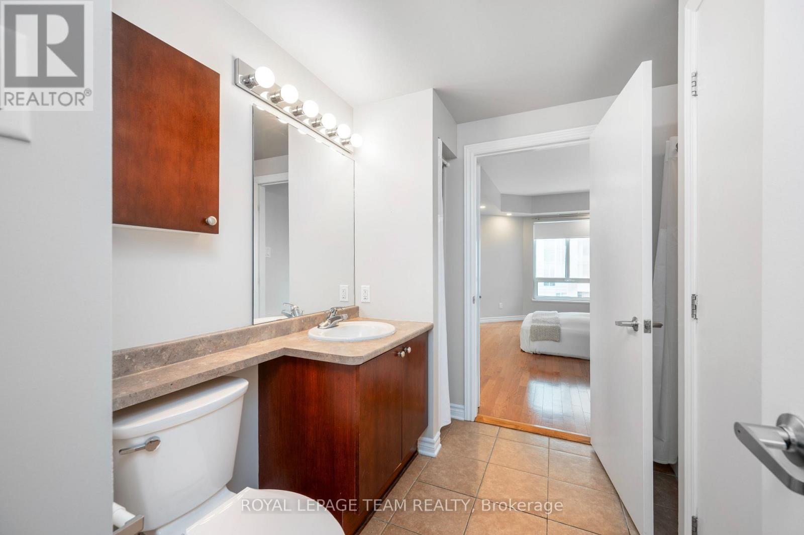 1704 - 200 Rideau Street