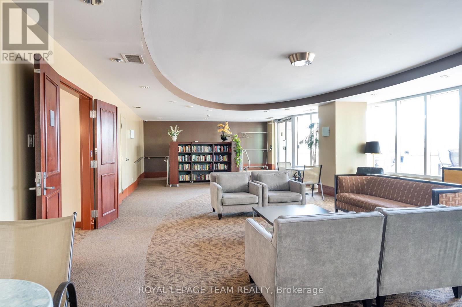 1704 - 200 Rideau Street