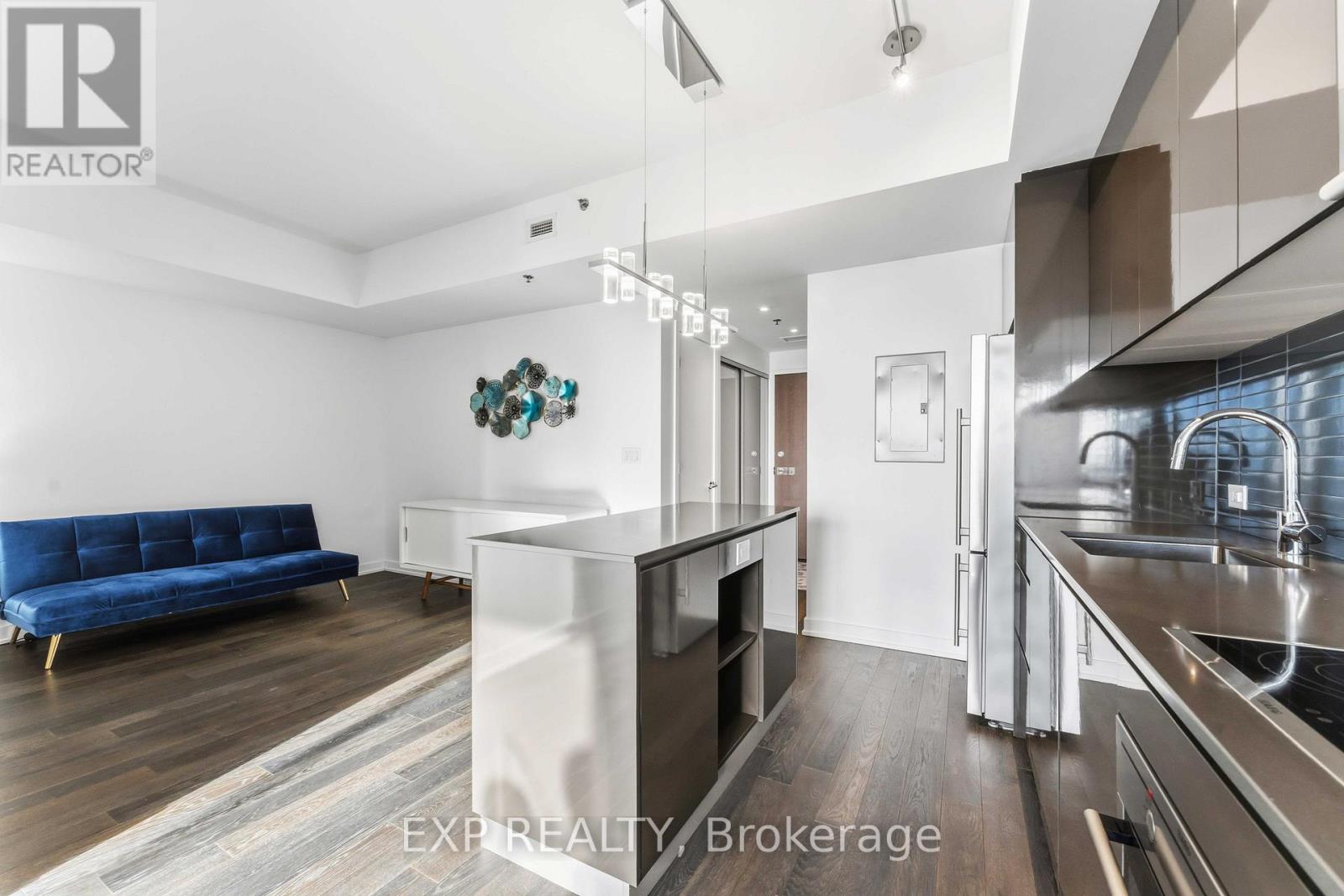 2102 - 199 Slater Street