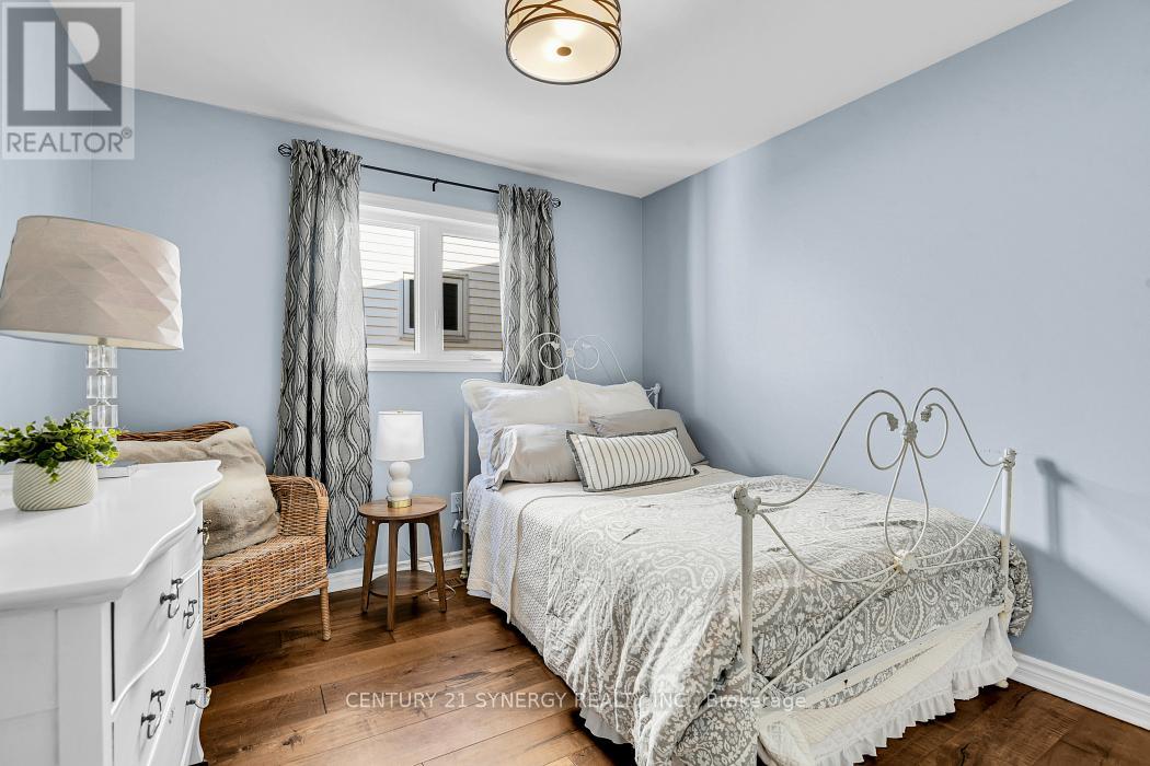 25 Waterton Crescent