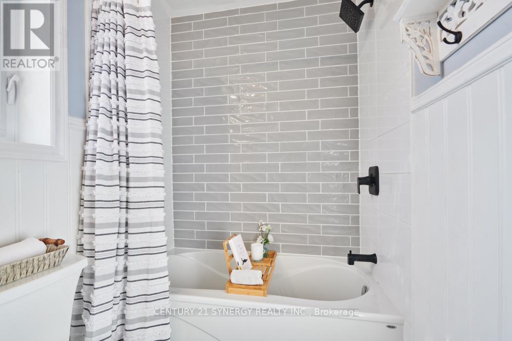 25 Waterton Crescent