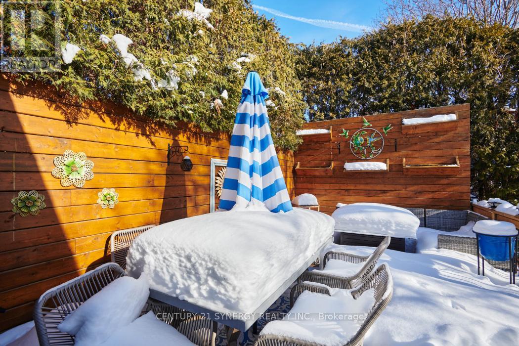 25 Waterton Crescent