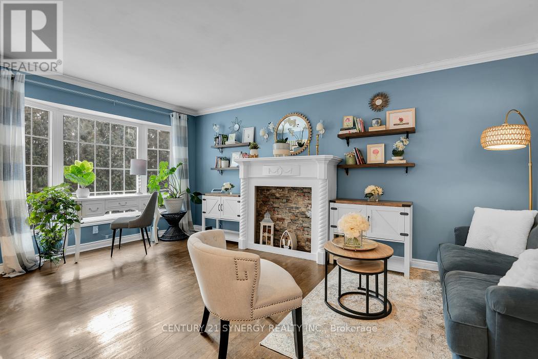 25 Waterton Crescent