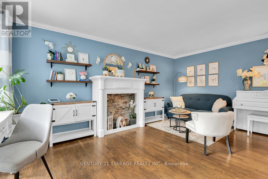 25 Waterton Crescent