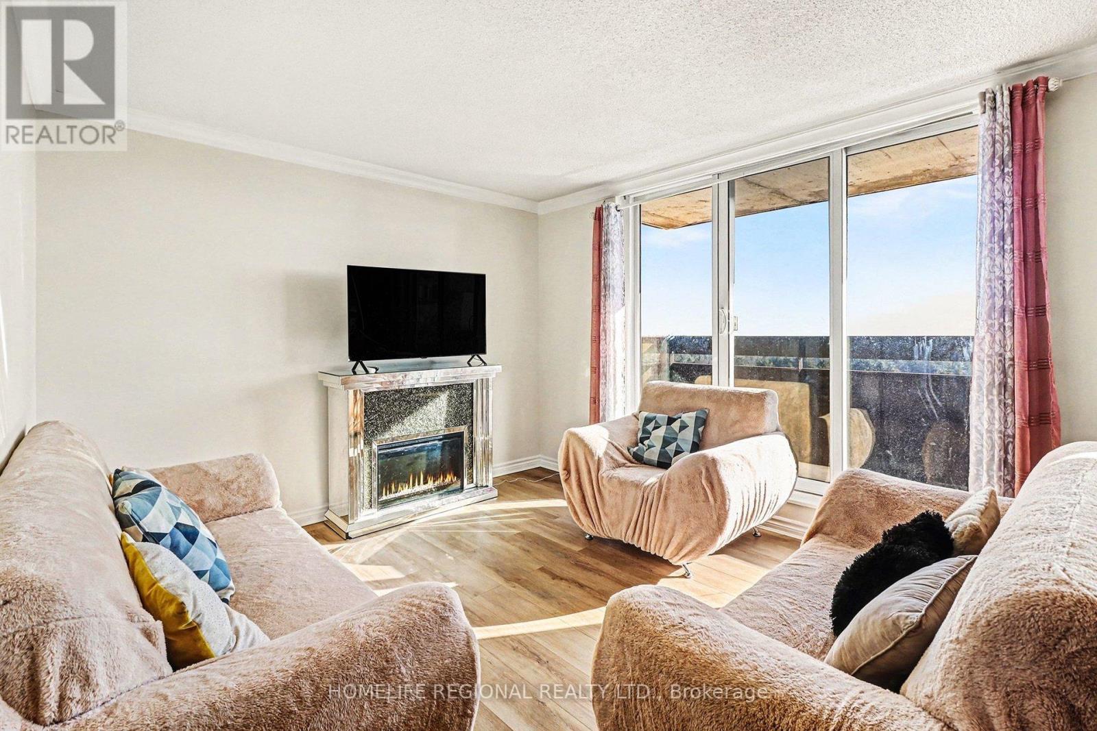 1403 - 2000 Jasmine Crescent