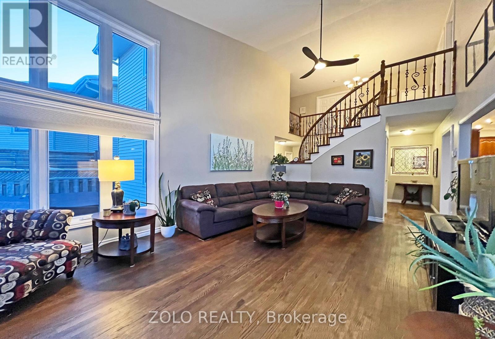 736 Hauteview Crescent