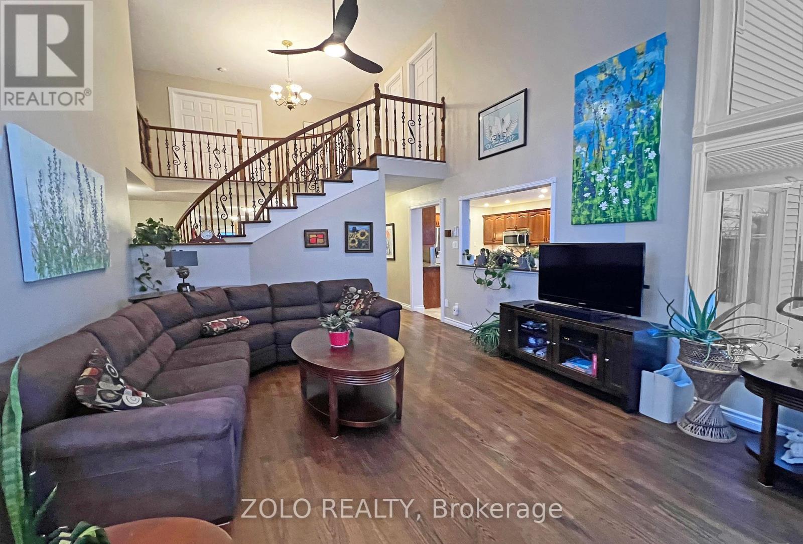 736 Hauteview Crescent